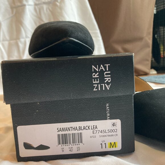 NIB Naturalizer Flats Black Suede 11 M - Picture 2 of 4